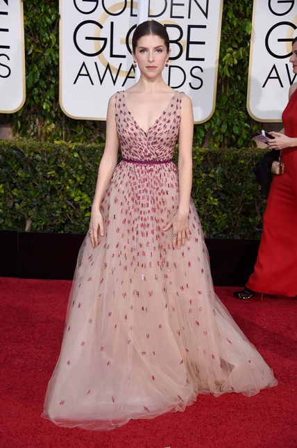 globos_de_oro_2015_alfombra_roja_vestidos_Anna_Kendrick